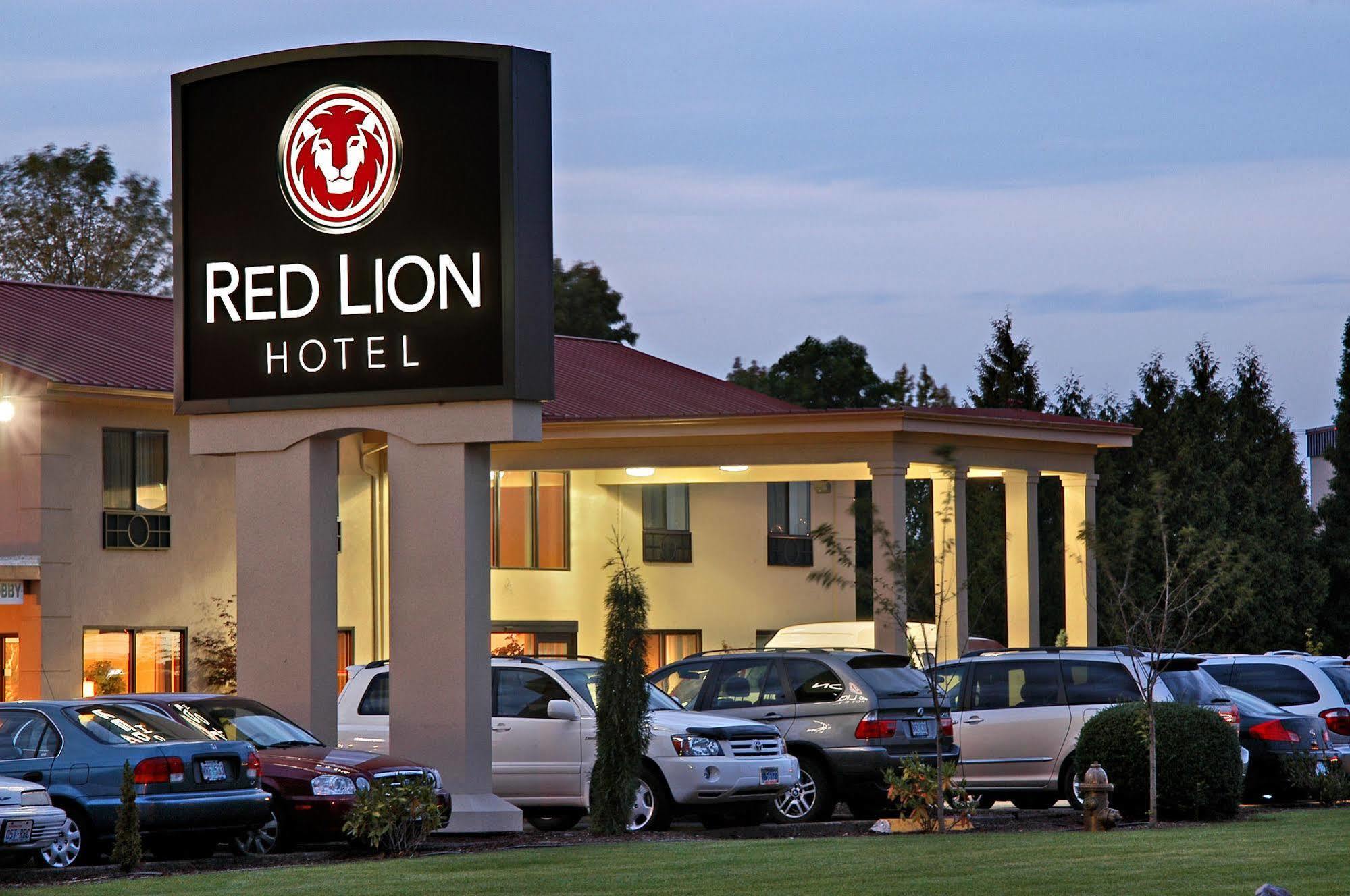 Red Lion Hotel Portland Airport Екстериор снимка